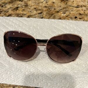 Oscar De La Renta sunglasses model 3028 tortoise and gold